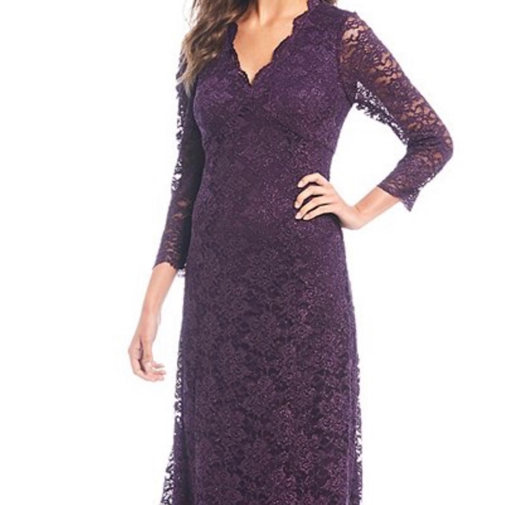 Jessica Howard scalloped v neck glitter dress